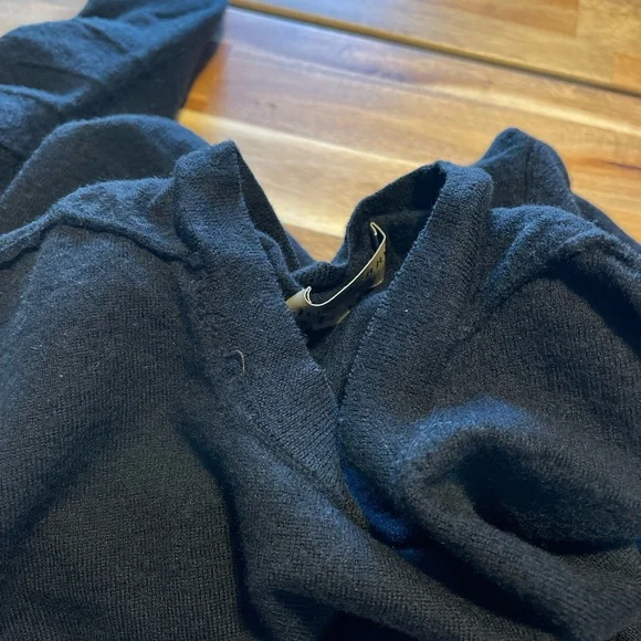 Burberry Sweater - Picture 8 of 9